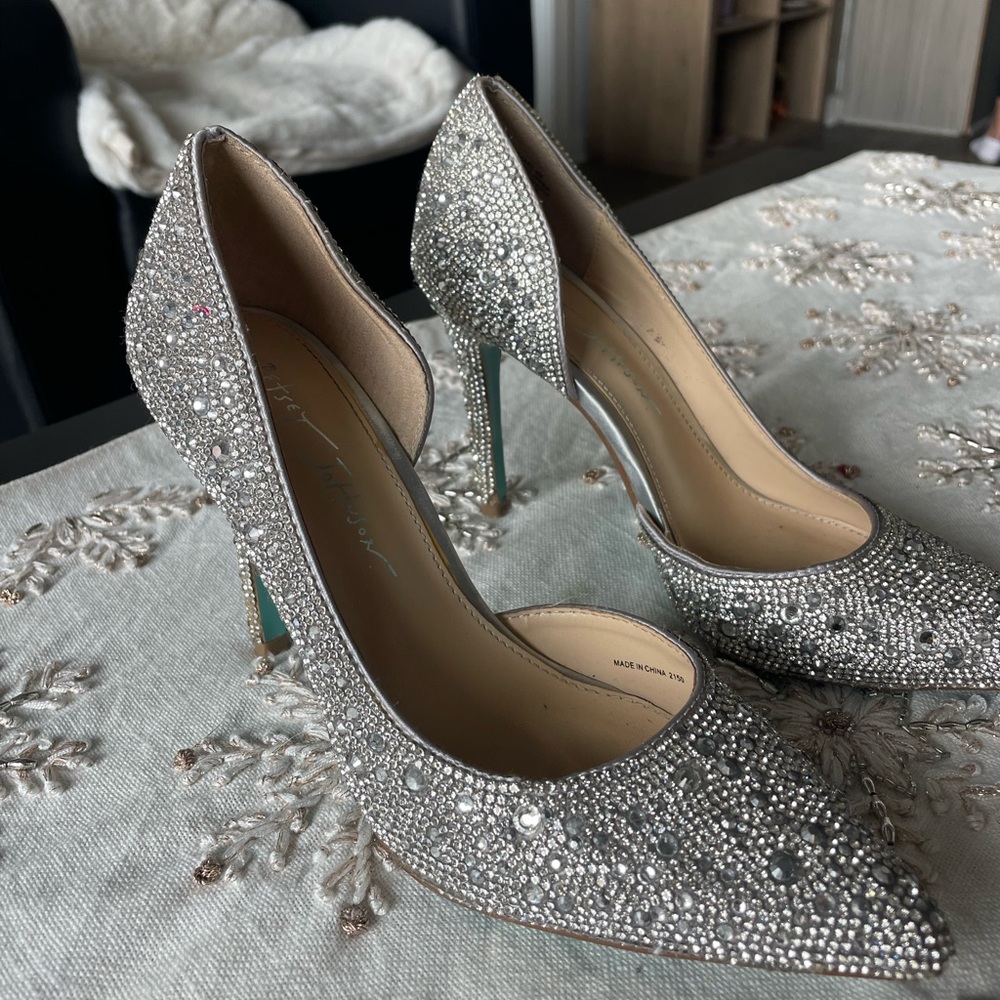 PROM HEELS, BLUE BOTTOMS BETSY JOHNSON